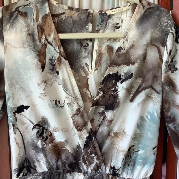 Illa Illa Womens Romper Long Bell Sleeve Deep V Lace Trim Size Medium - Picture 2 of 10